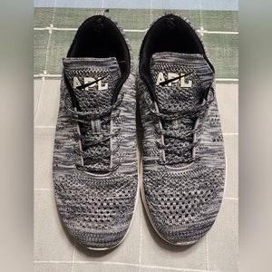 APL Techloom Pro Performance Sneakers size 9.5 mens.
